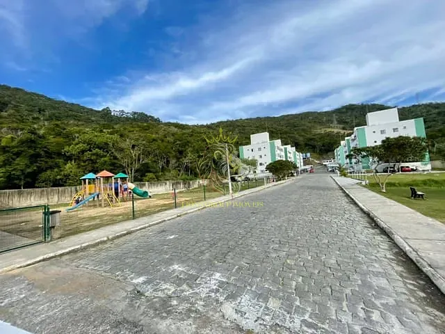 Apartamento 2 quartos e 1 banheiro, à venda, no bairro Cedro em Camboriú