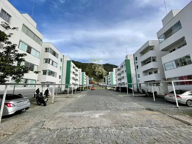Apartamento 2 quartos e 1 banheiro, à venda, no bairro Cedro em Camboriú