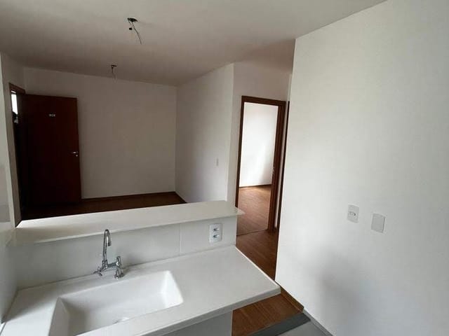 Apartamento com 42m² 2 quartos e 1 banheiro, para alugar, no bairro Parque Pecuária em Campos dos Goytacazes