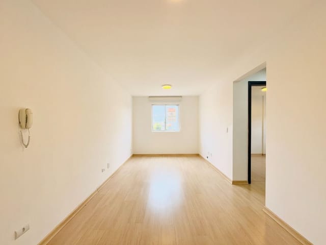 Apartamento 2 quartos e 1 banheiro, para alugar, no bairro Bacacheri em Curitiba