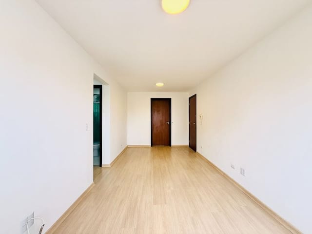 Apartamento 2 quartos e 1 banheiro, para alugar, no bairro Bacacheri em Curitiba