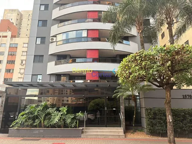 Apartamento com 220m² 3 quartos e 1 banheiro, à venda, no bairro Centro em Londrina