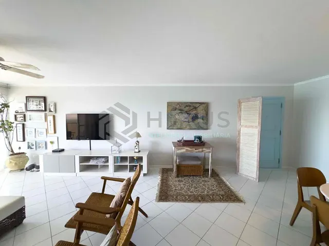 Apartamento com 185m² 4 quartos e 3 banheiros, à venda, no bairro Pitangueiras em Guarujá