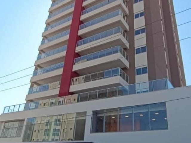 Apartamento com 214m² 3 quartos e 2 banheiros, à venda, no bairro Centro em Cambé