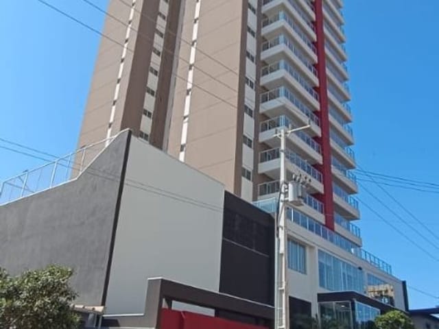 Apartamento com 214m² 3 quartos e 2 banheiros, à venda, no bairro Centro em Cambé