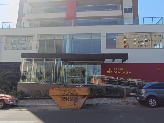 Apartamento com 214m² 3 quartos e 2 banheiros, à venda, no bairro Centro em Cambé