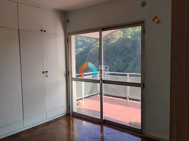 Apartamento com 96m² 2 quartos e 3 banheiros, à venda, no bairro Cosme Velho em Rio de Janeiro