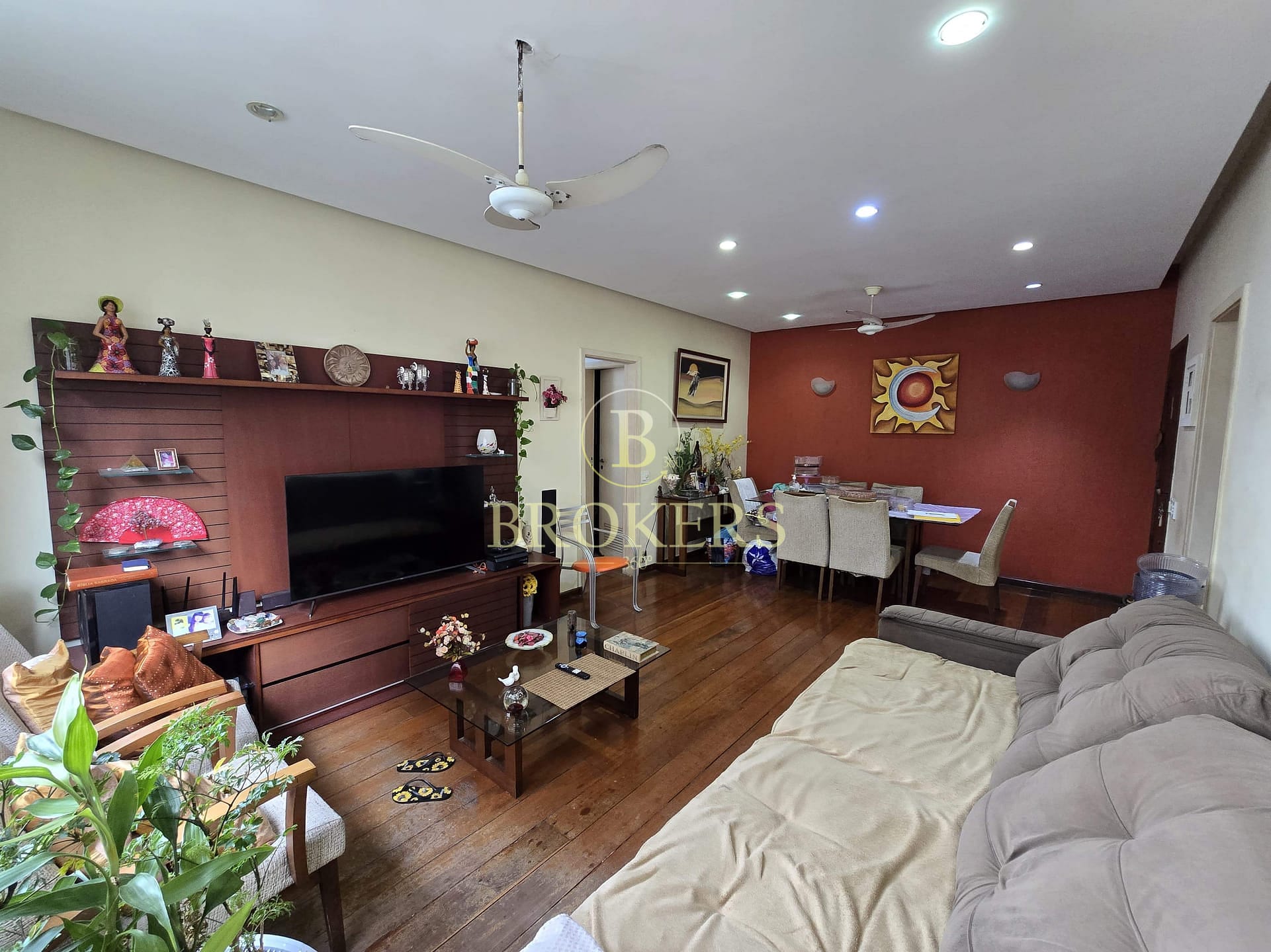 Apartamento à venda Rua Santa Clara - Copacabana. 3 quartos, 2 banheiro sociais, 2 vagas - 90 m² - Condomínio com infra completa.