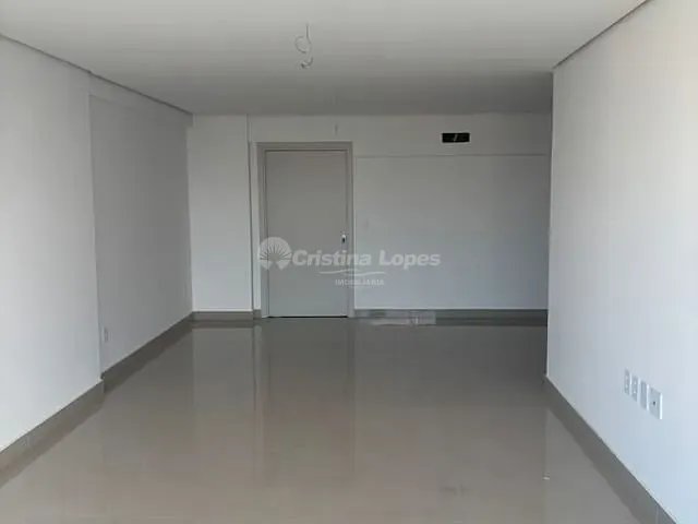 Apartamento 3 quartos e 3 banheiros, à venda, no bairro Jóquei em Teresina