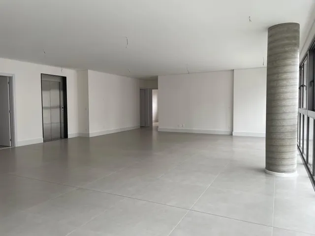 Apartamento com 10m² 3 quartos e 4 banheiros, à venda, no bairro Gleba Palhano em Londrina