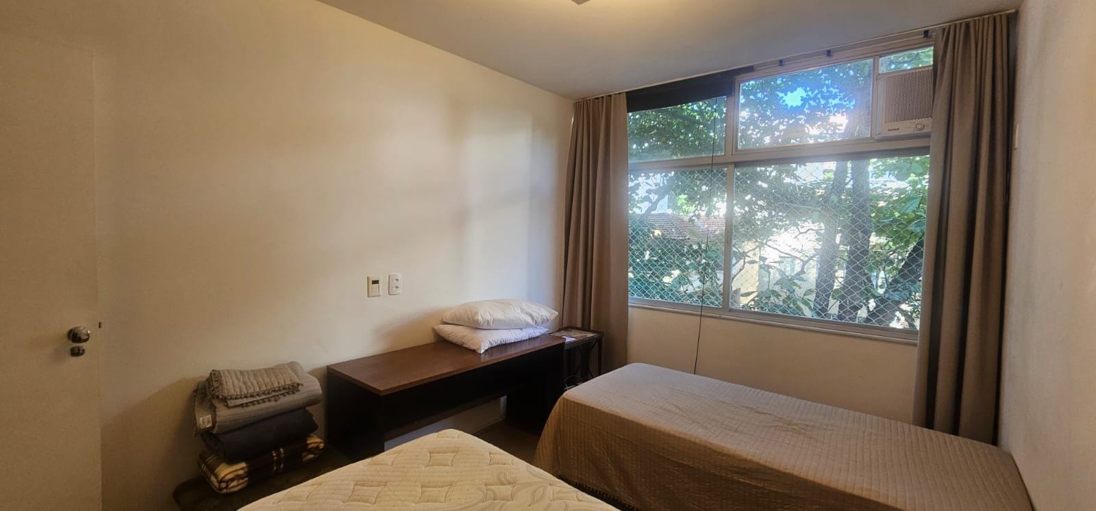 Rua Barão de Jaguaripe, 3 quartos, dependência completa, 130²m, 1 vaga