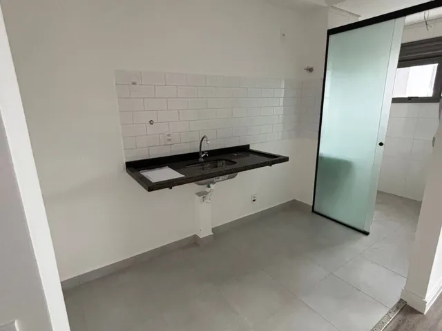 Apartamento 1 quarto e 1 banheiro, à venda, no bairro Vila São Pedro em Santo André