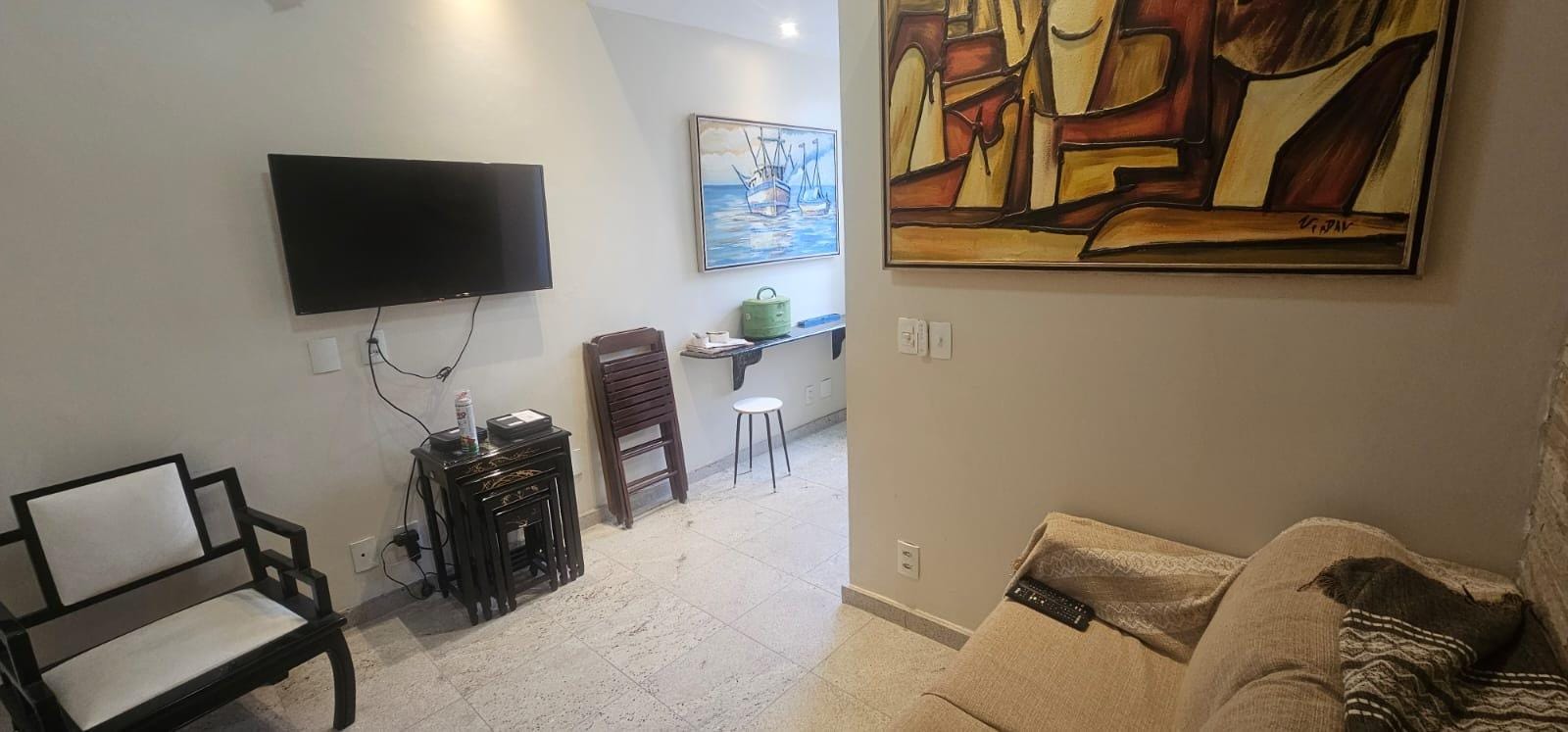 Quarto e sala a 1 quadra da praia de Ipanema