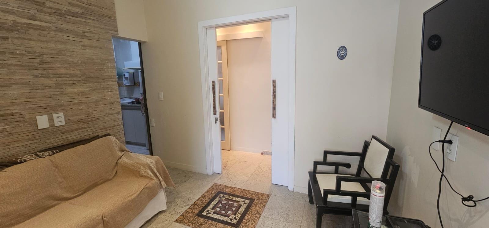 Quarto e sala a 1 quadra da praia de Ipanema