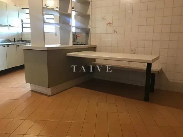 Apartamento 4 quartos e 3 banheiros, à venda, no bairro Vitória em Londrina