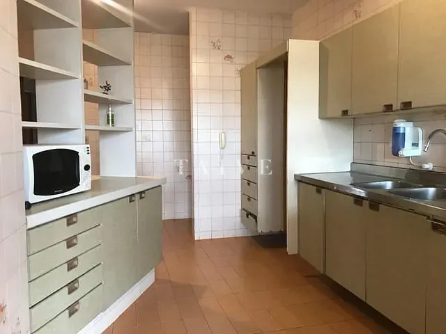 Apartamento 4 quartos e 3 banheiros, à venda, no bairro Vitória em Londrina