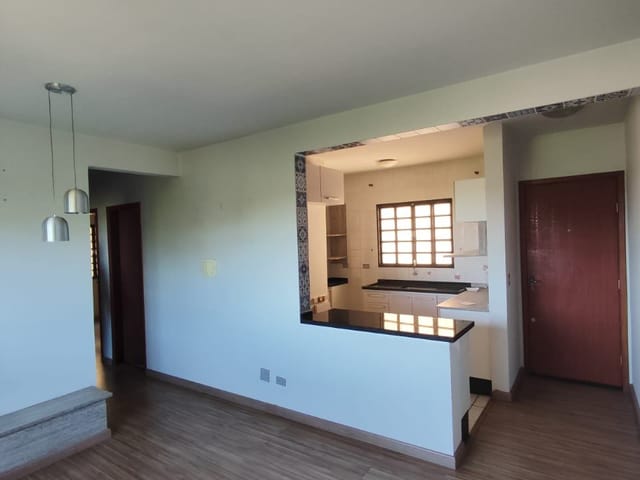 Foto do Apartamento - APARTAMENTO SEMIMOBILIADO À VENDA NO RESID. ARARAS EM APUCARANA COM TRÊS QUARTOS | J. Mareze Imóveis Ltda