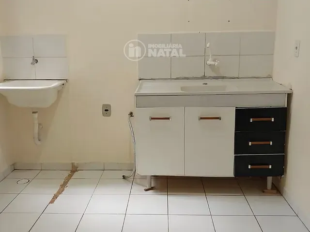 Apartamento com 60m² 2 quartos e 1 banheiro, à venda, no bairro Perobinha em Londrina