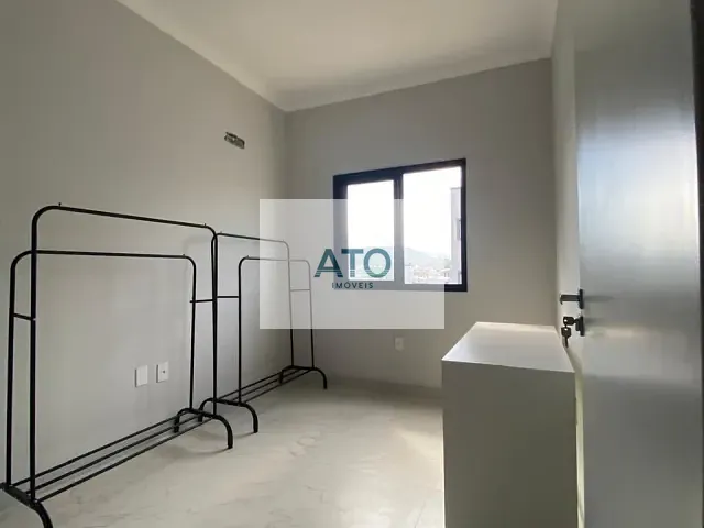 Apartamento 2 quartos e 1 banheiro, para alugar, no bairro Universitário em Tijucas