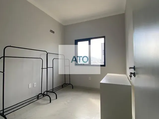 Apartamento 2 quartos e 1 banheiro, para alugar, no bairro Universitário em Tijucas