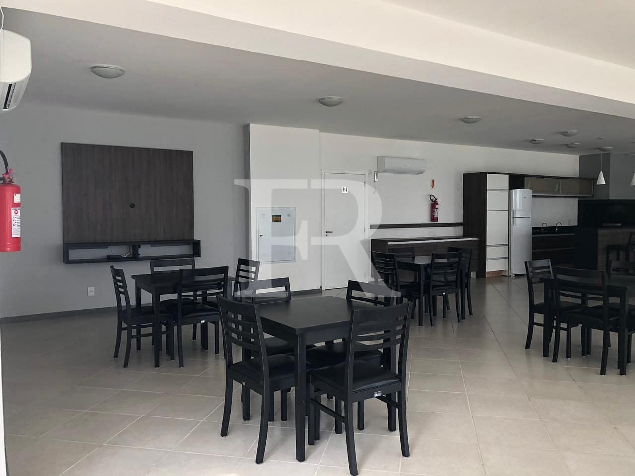 Apartamento para alugar com 2 quartos, 52m² - Foto 43