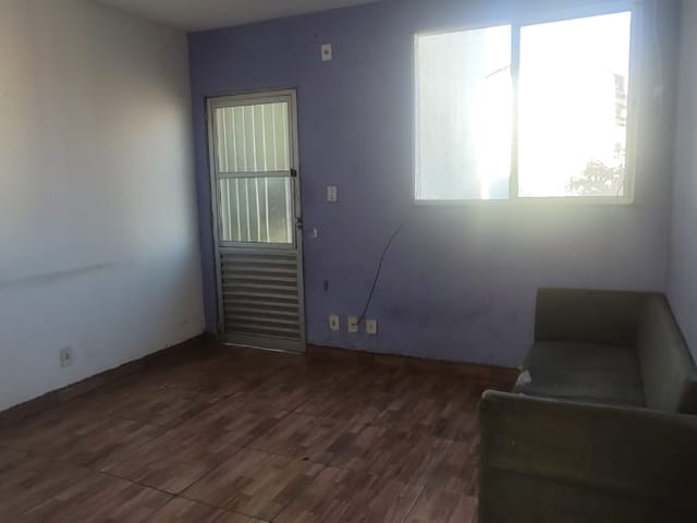 Apartamento 2 quartos e 1 banheiro, à venda, no bairro Paciência em Rio de Janeiro