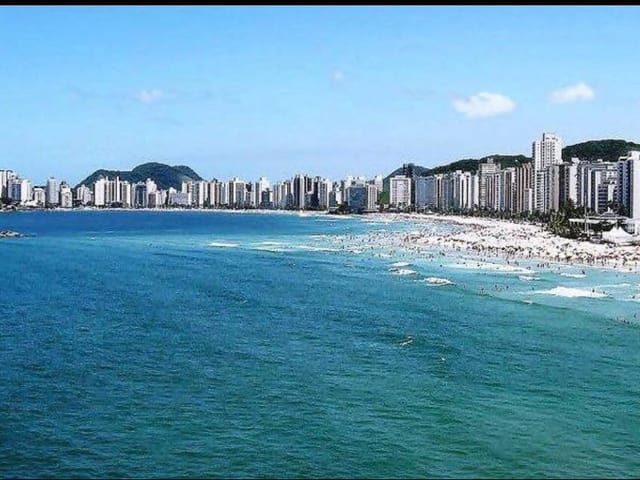 Foto do Apartamento - Apartamento á venda  no Pitangueiras- Guarujá, SP, frente para Praia da PITANGUEIRAS e  Enseada, à 150 m2 da Morro do Maluf, 125m2,1 suíte + 3/4, sol da manhã | Lyah Jaudy Imóveis