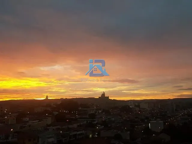 Apartamento com 106m² 3 quartos e 2 banheiros, para alugar, no bairro Jardim Carlos Borella em Itatiba