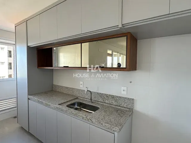 Apartamento 3 quartos e 4 banheiros, para alugar, no bairro Park Lozandes em Goiânia