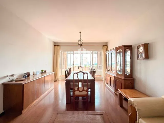 Apartamento 3 quartos e 2 banheiros, à venda ou para alugar, no bairro Centro em Apucarana