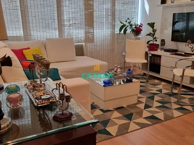 Apartamento 3 quartos e 2 banheiros, à venda, no bairro Copacabana em Rio de Janeiro