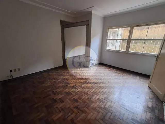 Apartamento 3 quartos e 2 banheiros, à venda ou para alugar, no bairro Centro em Pelotas