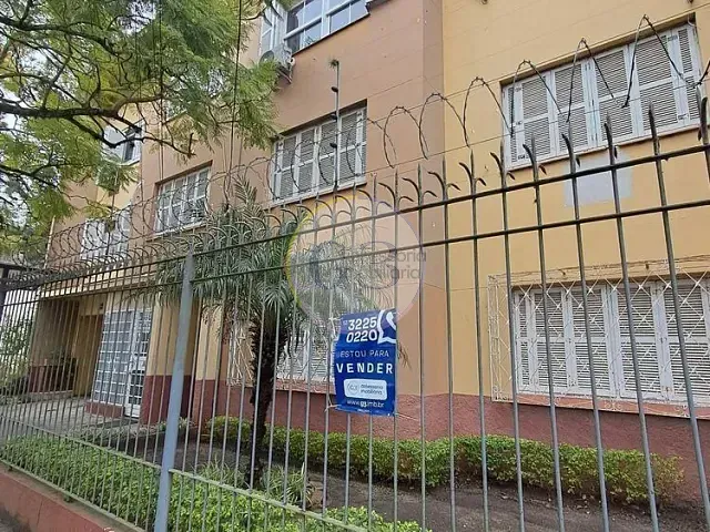 Apartamento 3 quartos e 2 banheiros, à venda ou para alugar, no bairro Centro em Pelotas