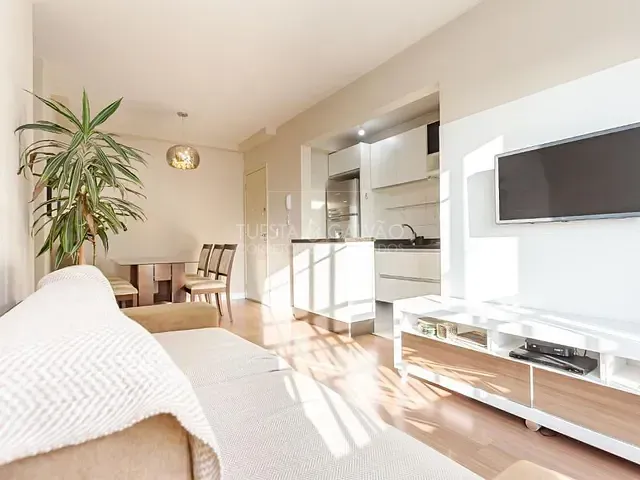 Apartamento com 57m² 2 quartos e 1 banheiro, à venda, no bairro Campo Comprido em Curitiba