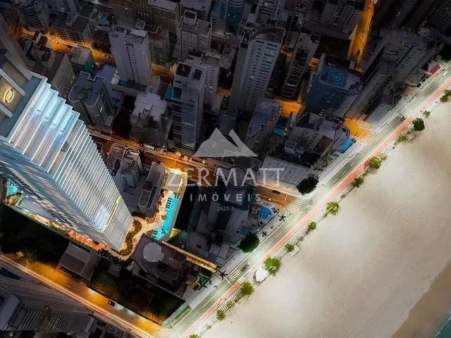 Apartamento com 284m² 4 quartos e 6 banheiros, à venda, no bairro Frente Mar em Balneário Camboriú