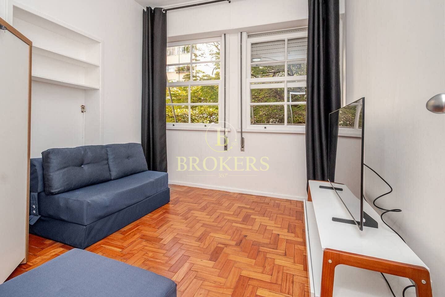 Apartamento à venda, Rua Ministro Viveiro de Castro - Copacabana. 2 quartos, 60 m². Próximo ao metrô e poucos passos da Praia.