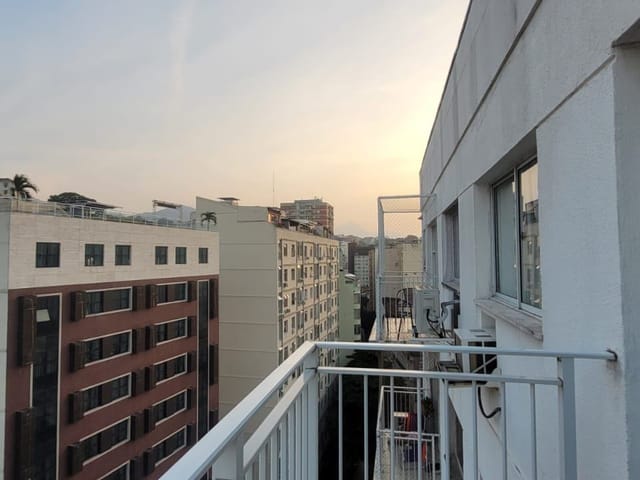 Apartamento 1 quarto e 1 banheiro, para alugar, no bairro Centro em Rio de Janeiro