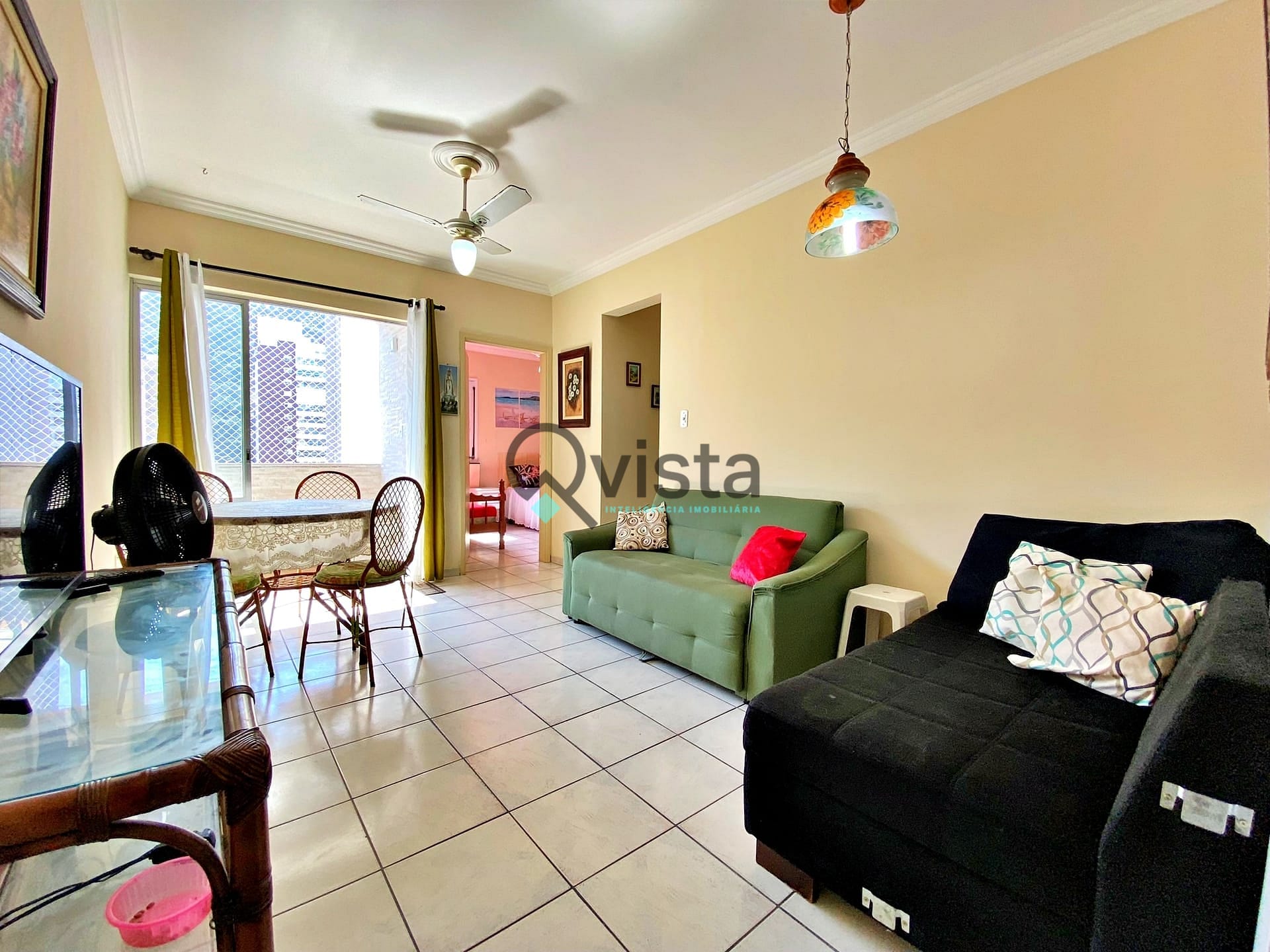 Apartamento à venda com 2 quartos, 70m² - Foto 2
