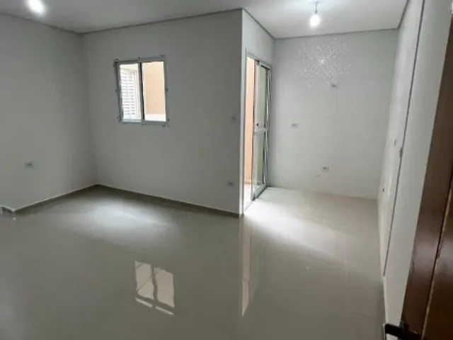 Apartamento 2 quartos e 2 banheiros, à venda, no bairro Vila Mazzei em Santo André