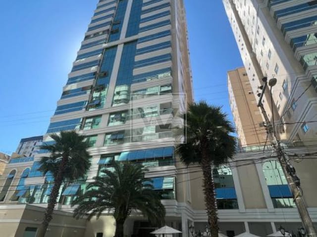 Apartamento com 203m² 3 quartos e 3 banheiros, à venda, no bairro Meia Praia em Itapema
