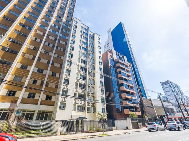 Apartamento 1 quarto e 1 banheiro, à venda, no bairro Centro em Curitiba