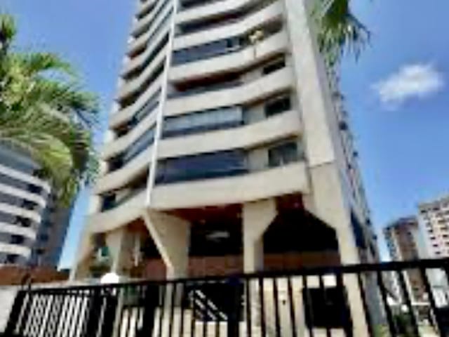 Apartamento 4 quartos e 5 banheiros, à venda, no bairro Treze de Julho em Aracaju