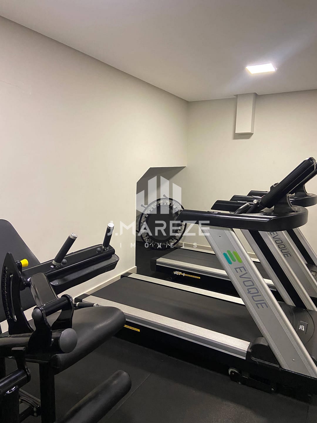 Apartamento à venda com 2 quartos, 68m² - Foto 29