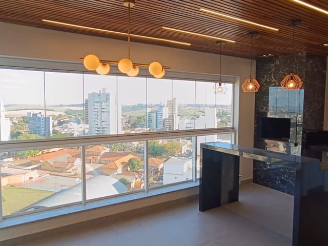 Apartamento com 217m² 3 quartos e 2 banheiros, à venda, no bairro Centro em Rolândia