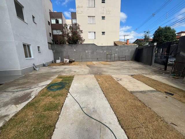 Apartamento 2 quartos e 1 banheiro, à venda, no bairro Arvoredo em Contagem