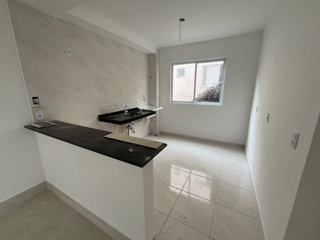 Apartamento 2 quartos e 1 banheiro, à venda, no bairro Arvoredo em Contagem