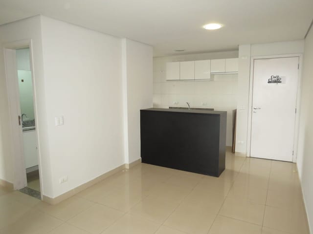 Apartamento com 111m² 3 quartos e 2 banheiros, à venda, no bairro Centro em Londrina