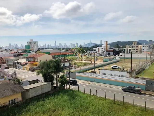 Apartamento 2 quartos e 2 banheiros, à venda, no bairro Centro em Camboriú