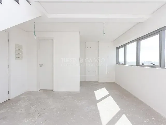 Apartamento com 80m², à venda, no bairro Centro em Curitiba