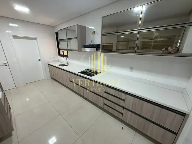 Apartamento com 182m² 4 quartos e 6 banheiros, para alugar, no bairro Jardim das Américas em Cuiabá